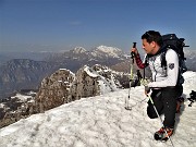 50 Dalla  vetta del Resegone vista verso la cresta nord e le Grigne